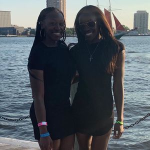 Meet your Posher, Dayna